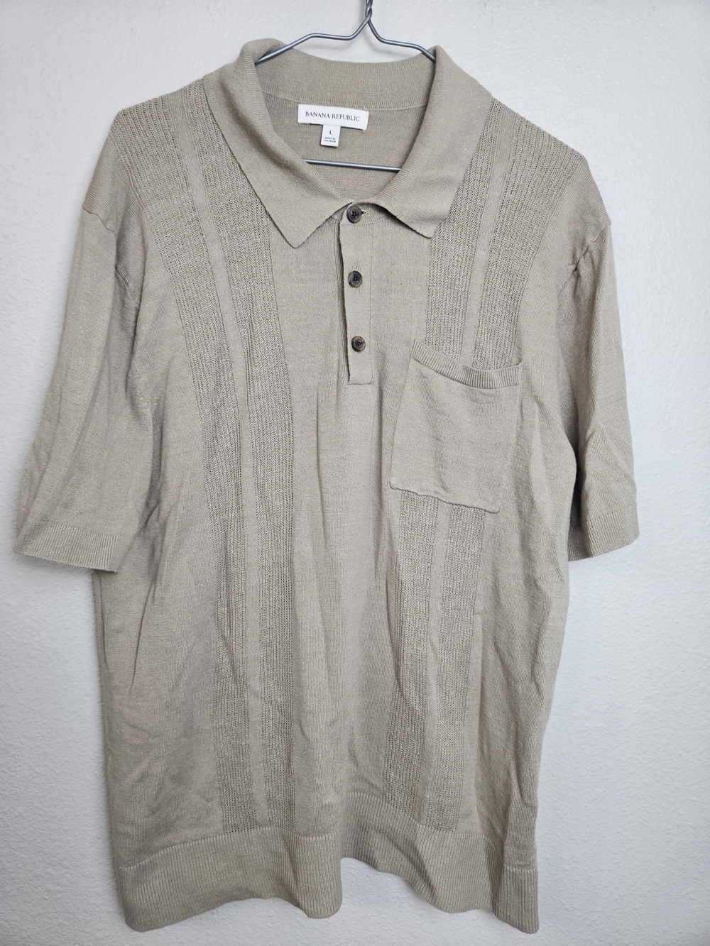 Banana Republic Men's Light Beige Knit Polo with Chest Pocket Size L